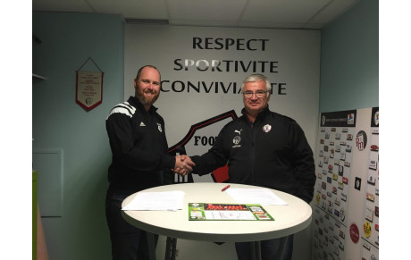 Coup d’envoi de notre partenaire « Le five » lors du match SMOC - CHARTRES